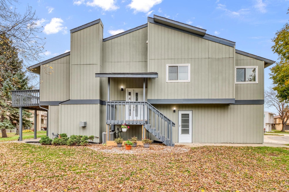 38 Fremont Dr S, Fargo, ND 58103 - photo 1