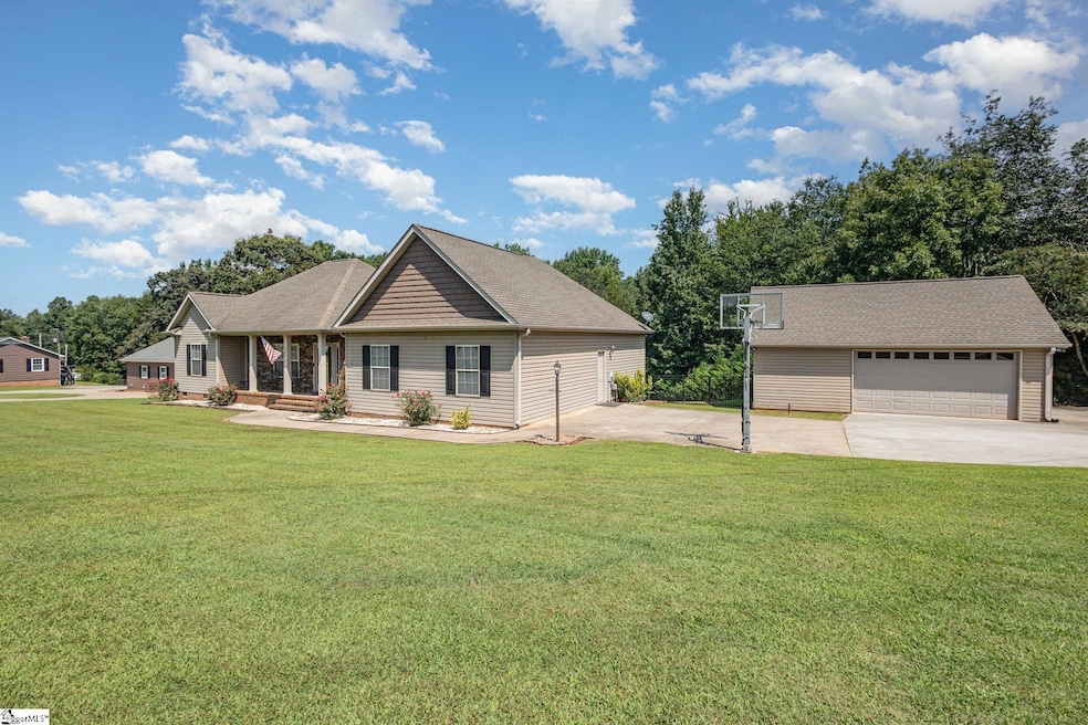3189 E Gap Creek Rd, Greer, SC 29651 - photo 1