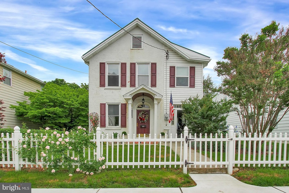 373 E Washington St, Chambersburg, PA 17201 - photo 1