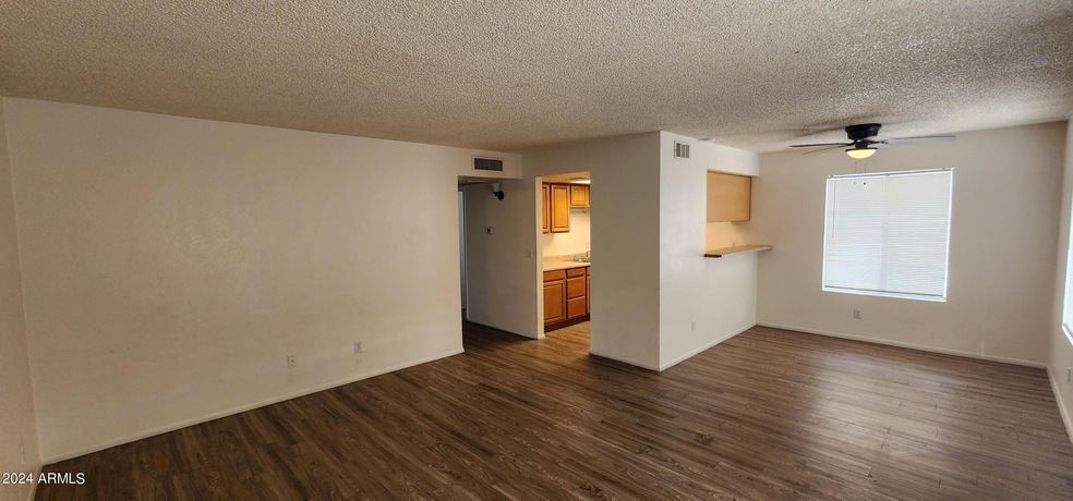 322 N Mcqueen Rd unit B, Chandler, AZ 85225 - photo 1