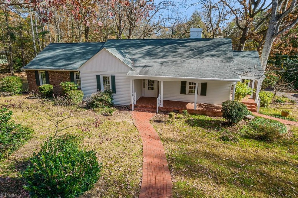 802 Oakmont Dr, Asheboro, NC 27205 - photo 1