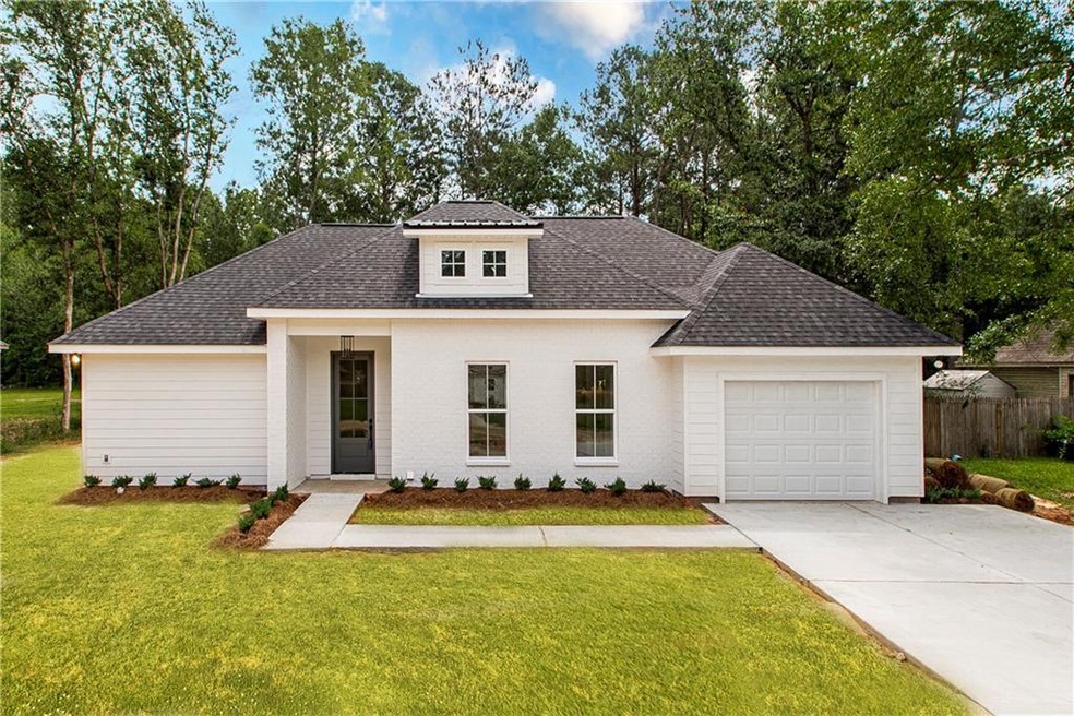 Front elevation. Sod is virtually generated, but w