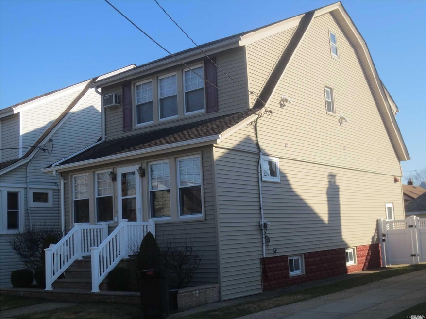 7 Ruth Place, Lynbrook, NY 11563 - photo 1