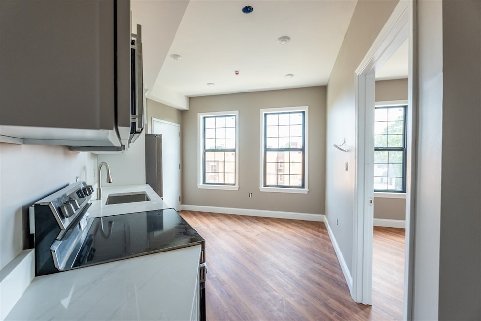 13 Nahant St unit 2D, Lynn, MA 01902 - photo 1