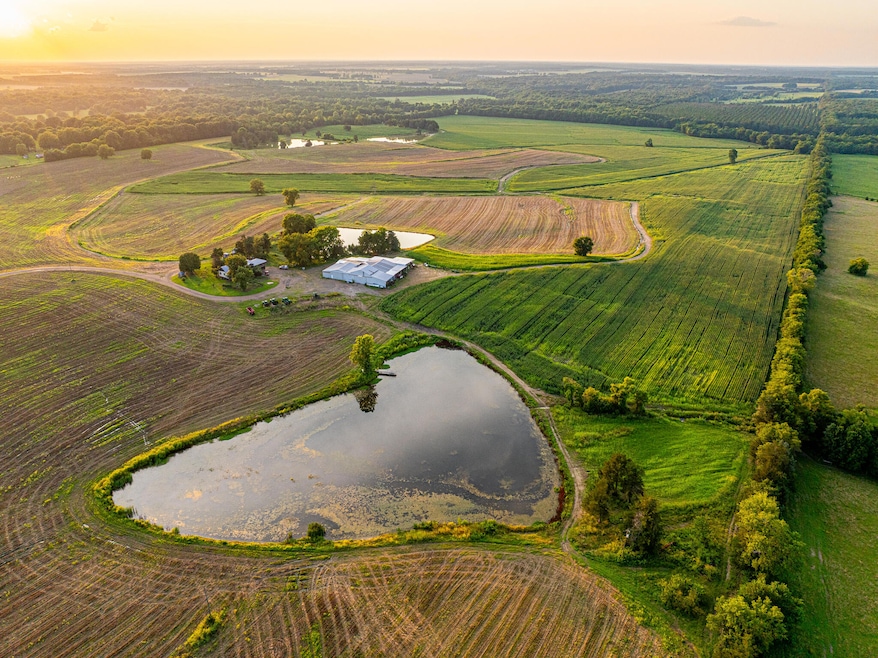 1825 Old Vinton Rd, West Point, MS 39773 - photo 1