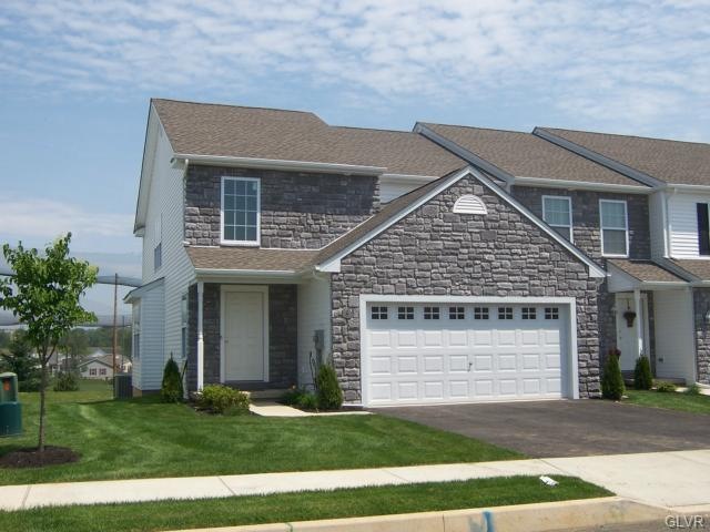 820 Fieldstone Trail unit 67, Easton, PA 18040 - photo 1