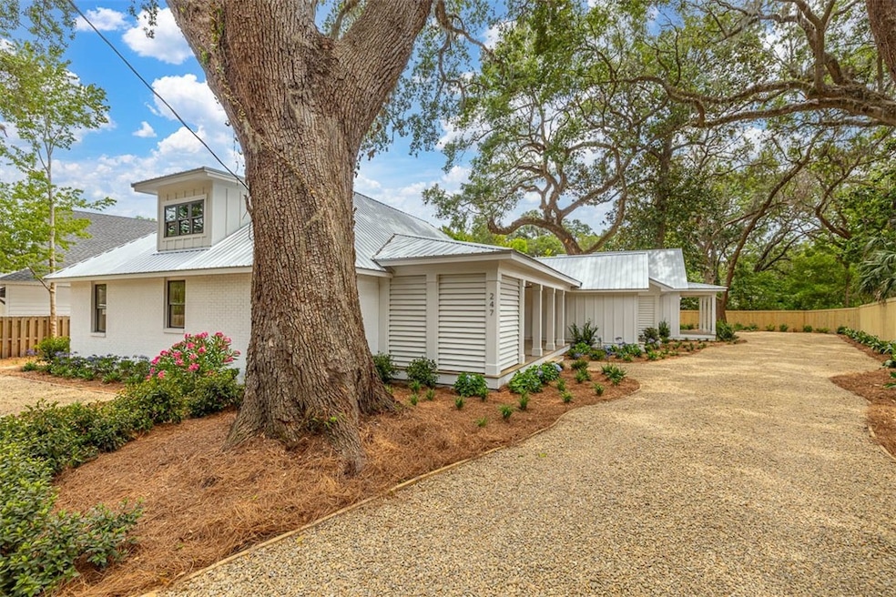 247 Circle Dr, Saint Simons Island, GA 31522 - photo 1
