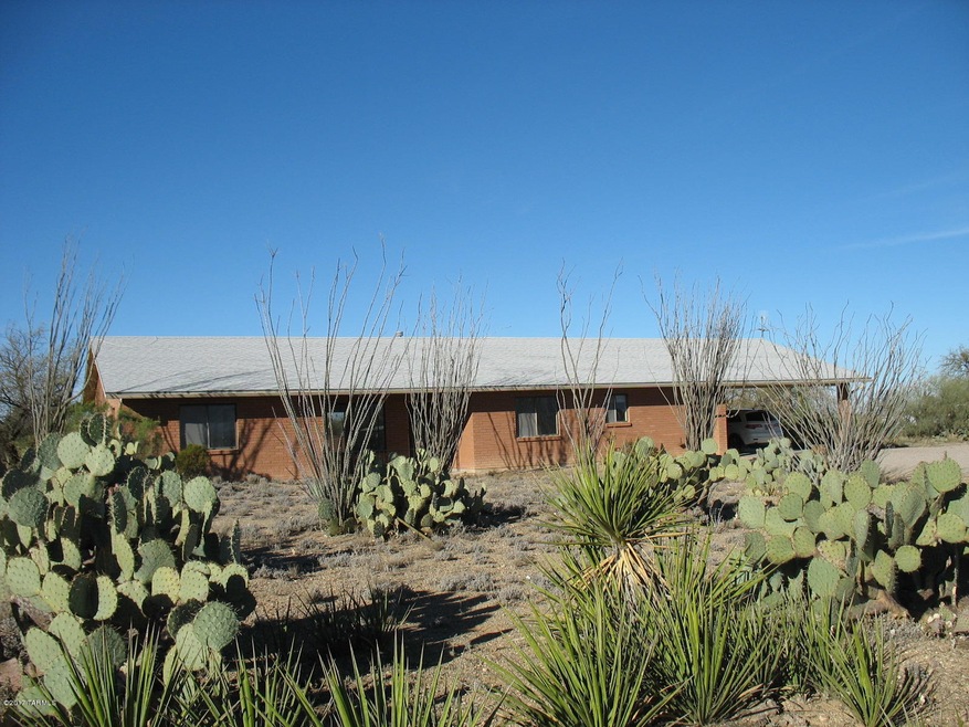 561 N Slate Dr, Vail, AZ 85641 - photo 1