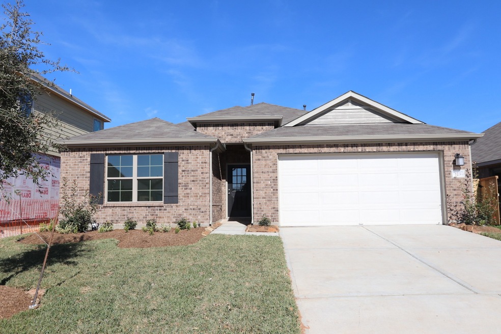 323 Stablebrook St, Magnolia, TX 77354 - photo 1