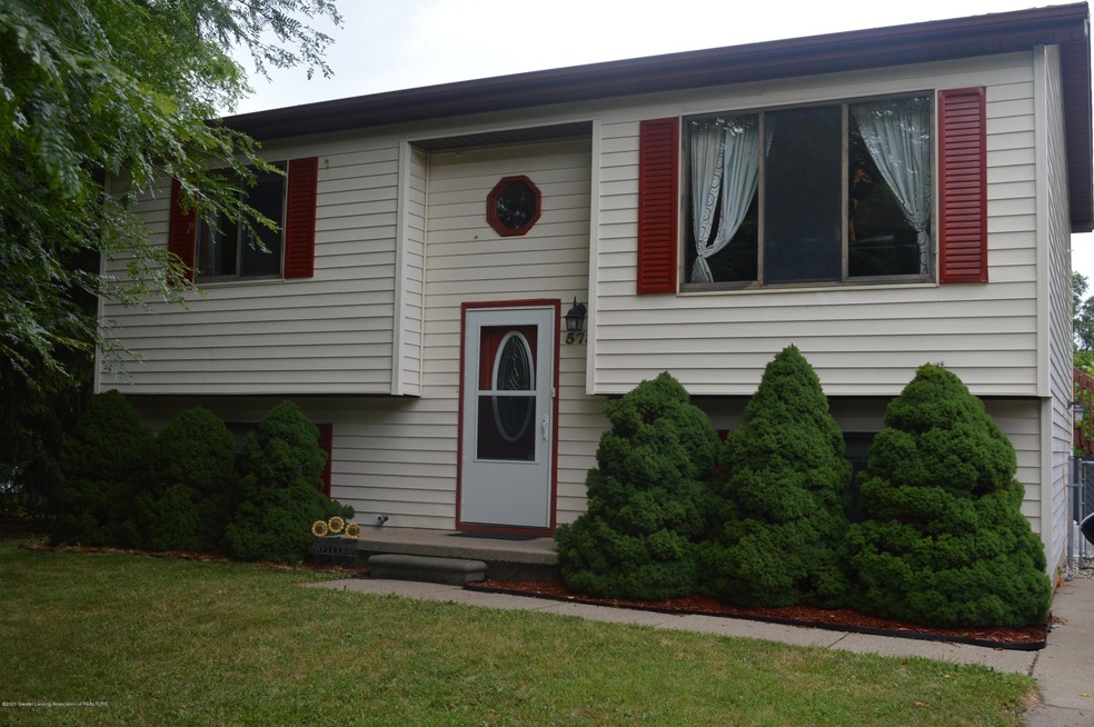 5737 Selfridge Blvd, Lansing, MI 48911 - photo 1