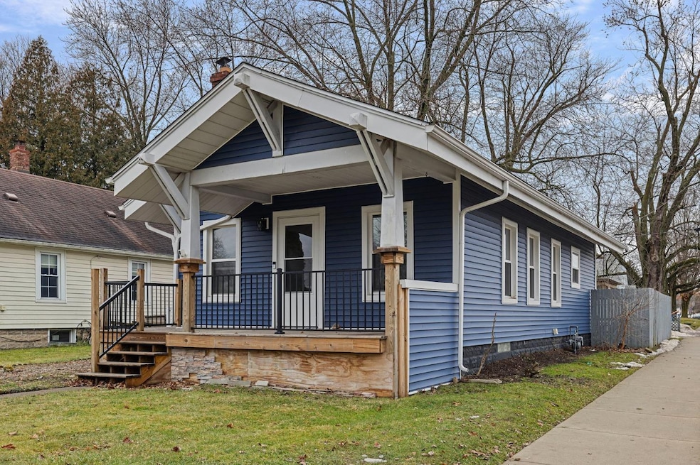 1002 C St, La Porte, IN 46350 - photo 1