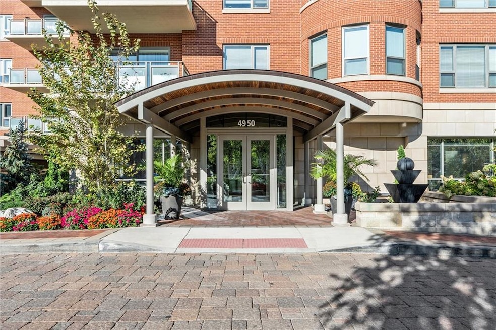 Kirkwood Circle unit 805, Kansas City, MO 64112 - photo 1