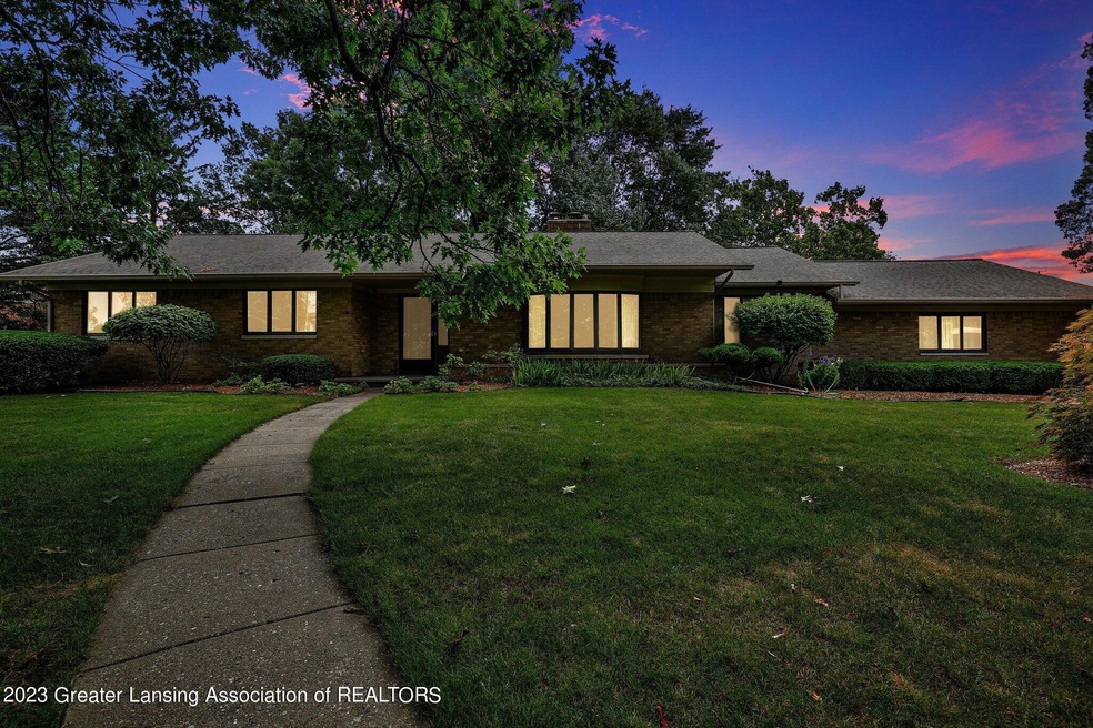 3218 S Cambridge Rd, Lansing, MI 48911 - photo 1