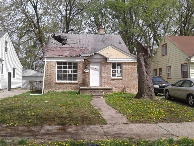 Main.FrontYard