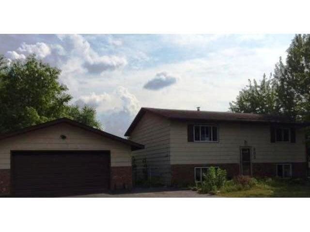 902 11th St N, Sauk Rapids, MN 56379 - photo 1