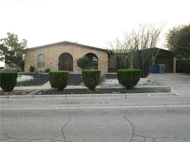 10660 Candlewood Ave, El Paso, TX 79935 - photo 1