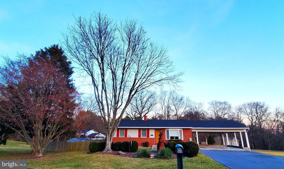 5915 Hanna Rd, Sykesville, MD 21784 - photo 1