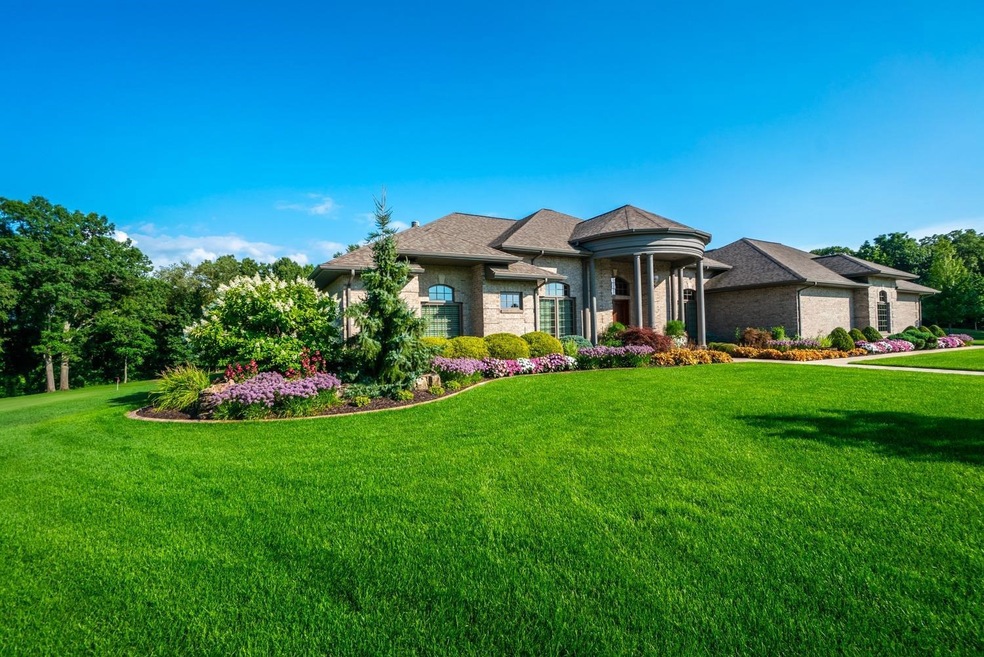 2572 W Palmer Ave, La Porte, IN 46350 - photo 1