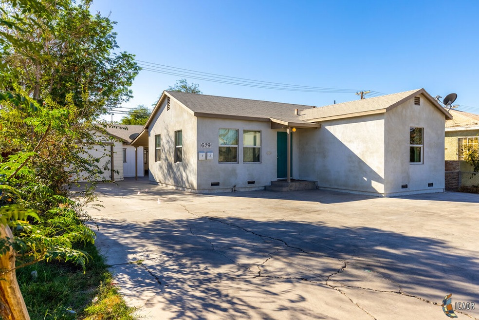 629 El Centro Ave, El Centro, CA 92243 - photo 1
