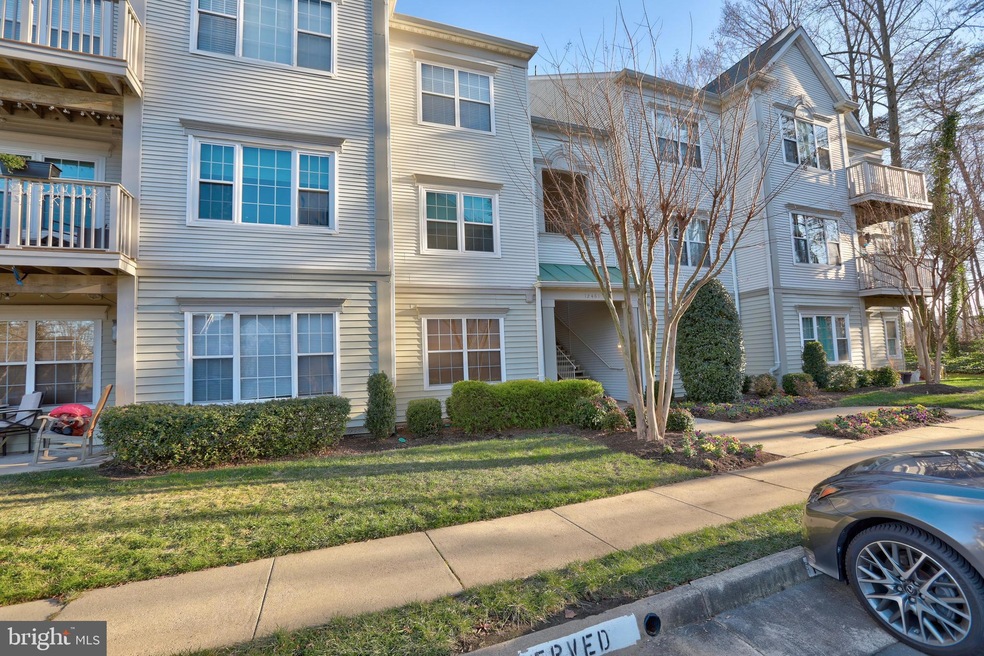12461 Hayes Ct unit 102, Fairfax, VA 22033 - photo 1