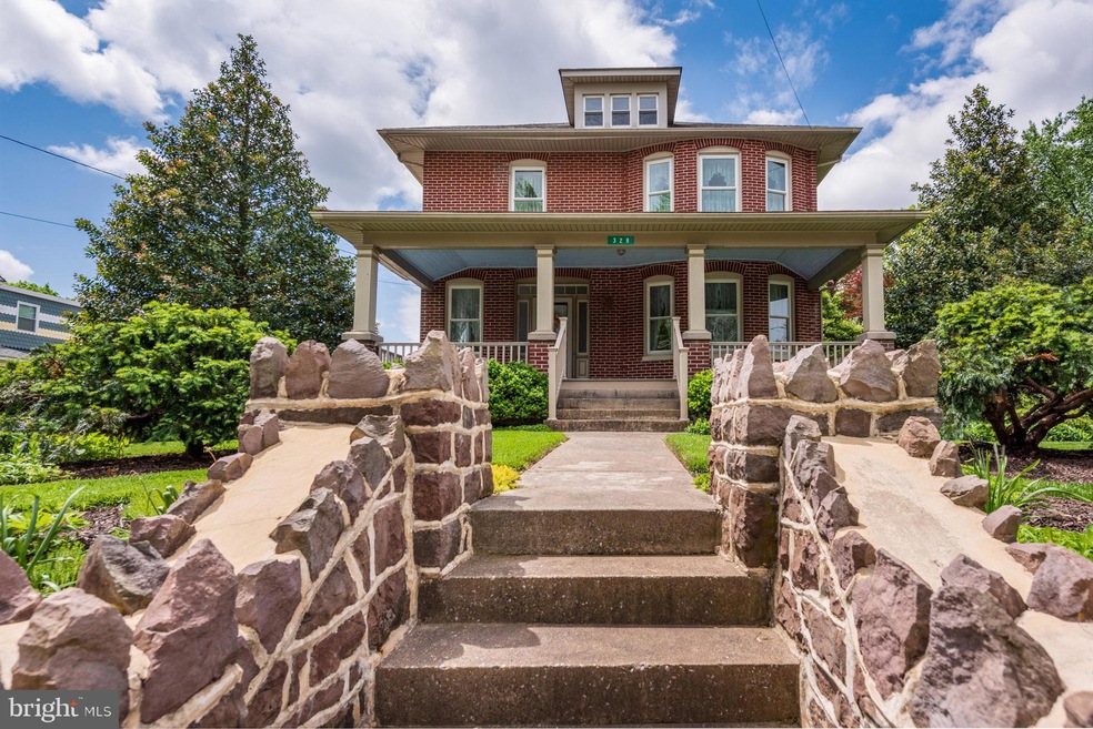 328 E Baltimore St, Taneytown, MD 21787 - photo 1