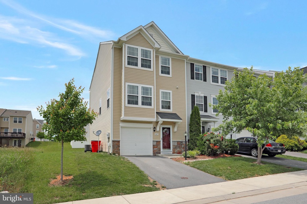 1147 Steed St, Ranson, WV 25438 - photo 1