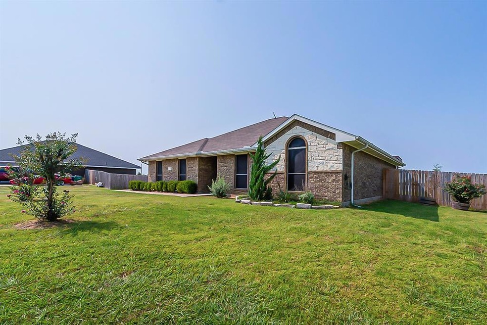 355 Windmill Ct, Waxahachie, TX 75167 - photo 1