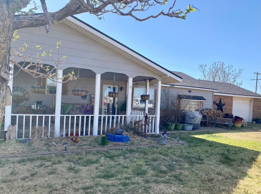 3313 N Columbia St, Plainview, TX 79072 - photo 1