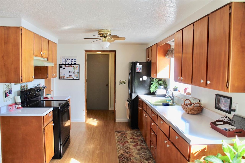 810 N Kruger St, Chewelah, WA 99109 - photo 1