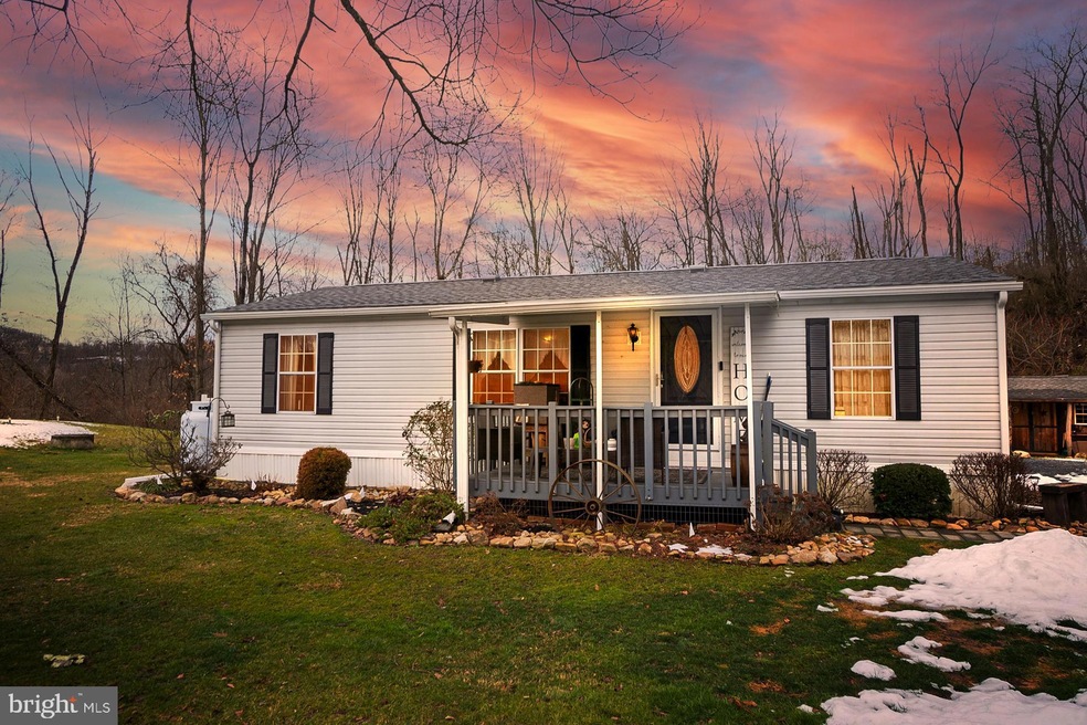 7838 7th St, Slatington, PA 18080 - photo 1