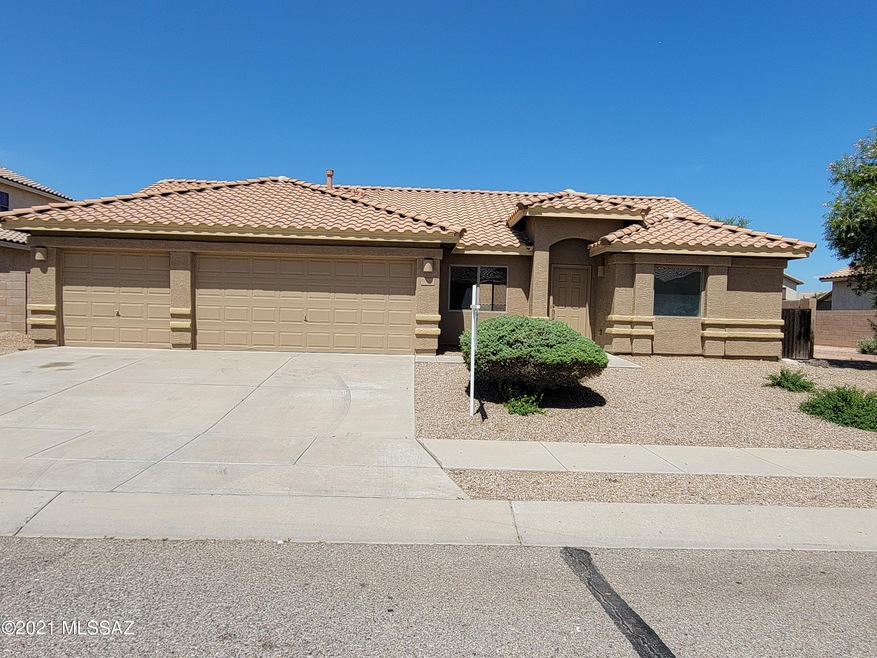 6490 CEDAR FRONT