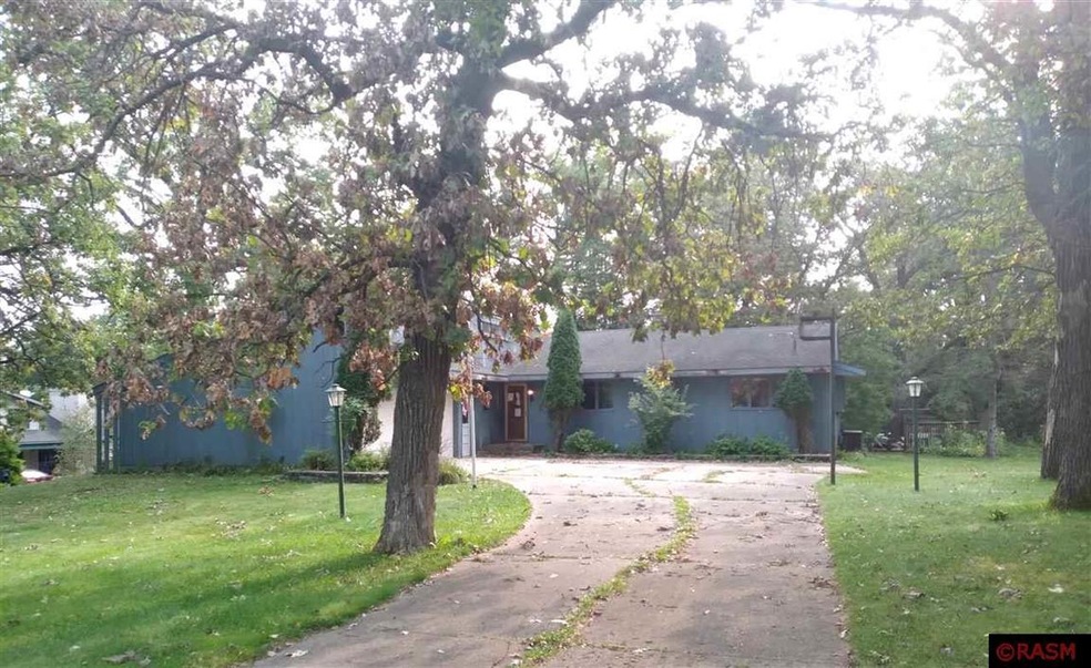 401 24th St SW, Austin, MN 55912 - photo 1