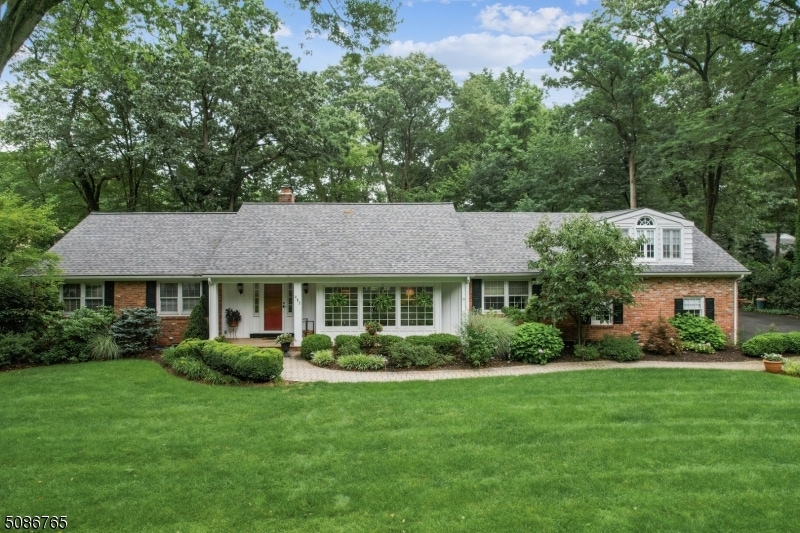 482 Berkeley Dr, Wyckoff, NJ 07481 - photo 1