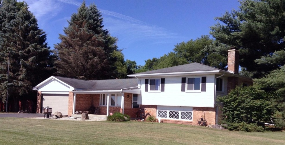 56245 Willow Rd, New Carlisle, IN 46552 - photo 1