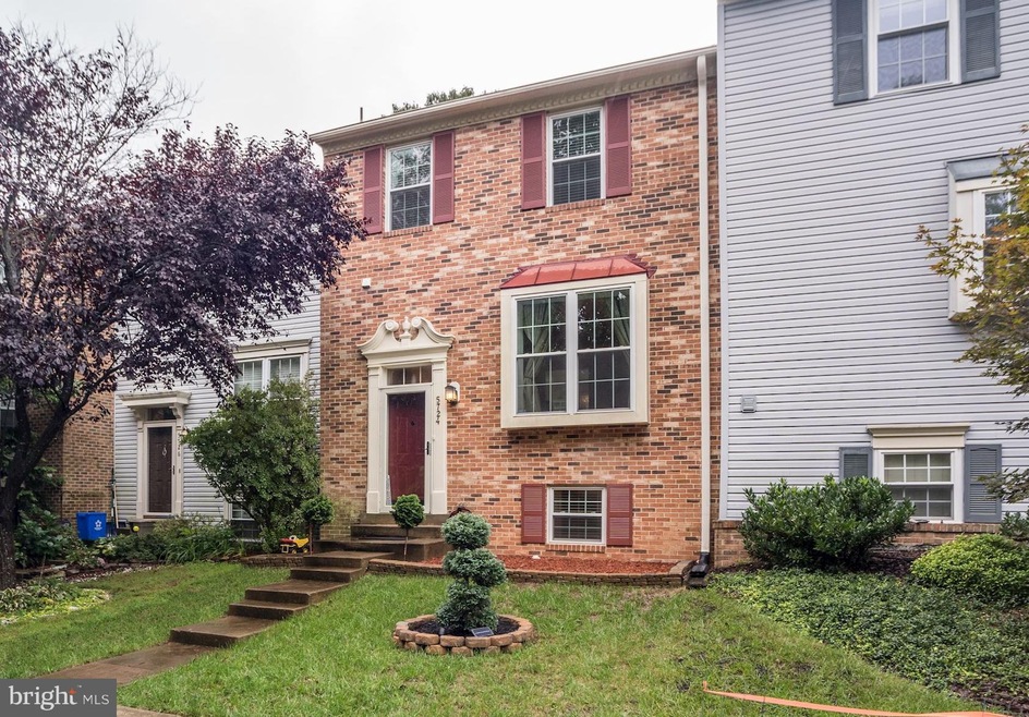 5724 Mason Bluff Dr, Burke, VA 22015 - photo 1