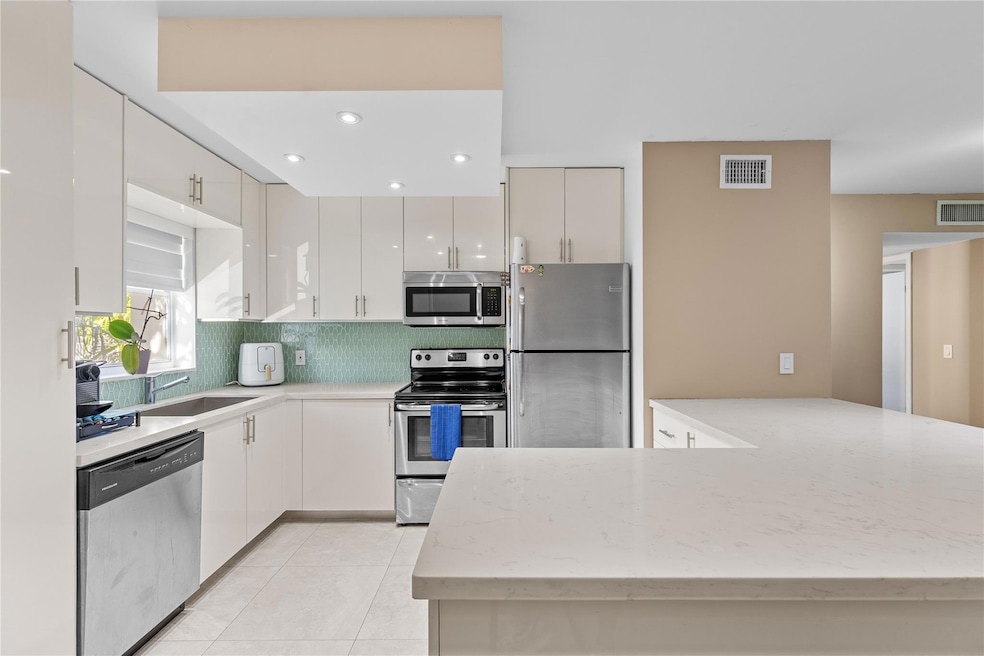 8511 Old Country Manor unit 408, Davie, FL 33328 - photo 1