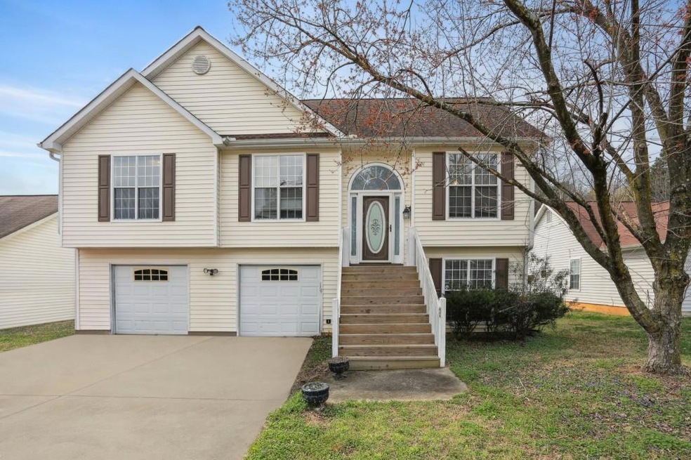 Bright Traditional with a Flowing Floorplan!