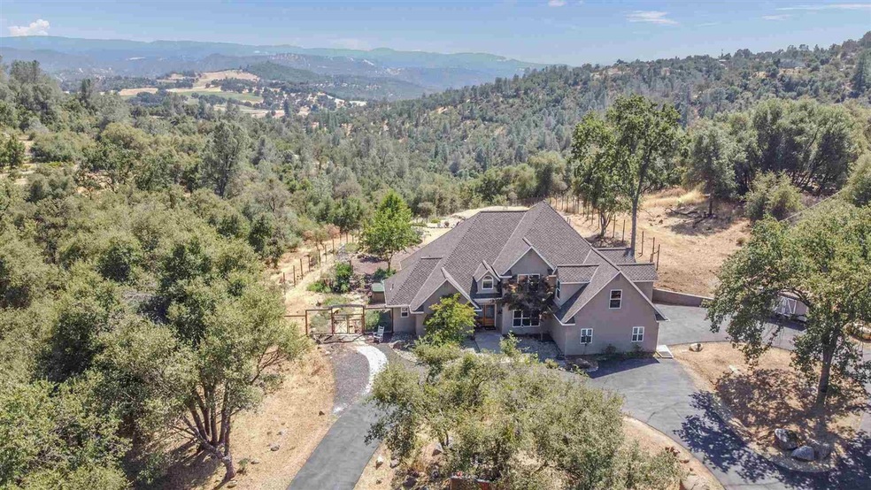 18051 Yosemite Rd, Tuolumne, CA 95379 - photo 1