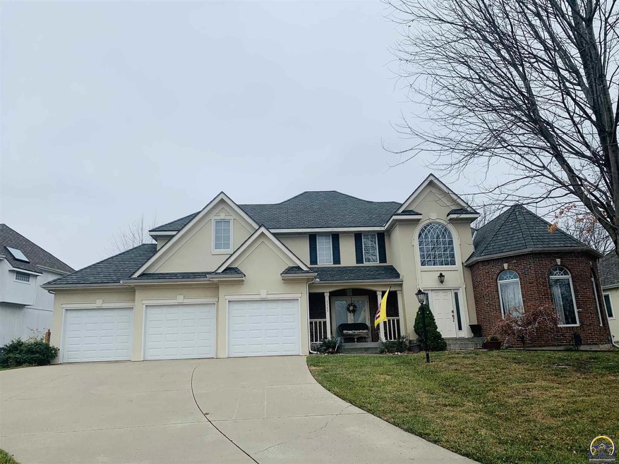 3725 SW Clarion Park Dr, Topeka, KS 66610 - photo 1