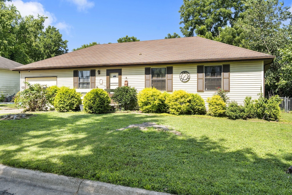 309 Frank St, Nixa, MO 65714 - photo 1