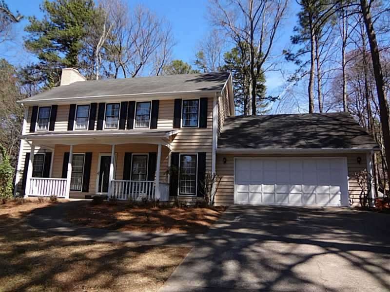 Exterior Front. Great curb appeal on double cul-de