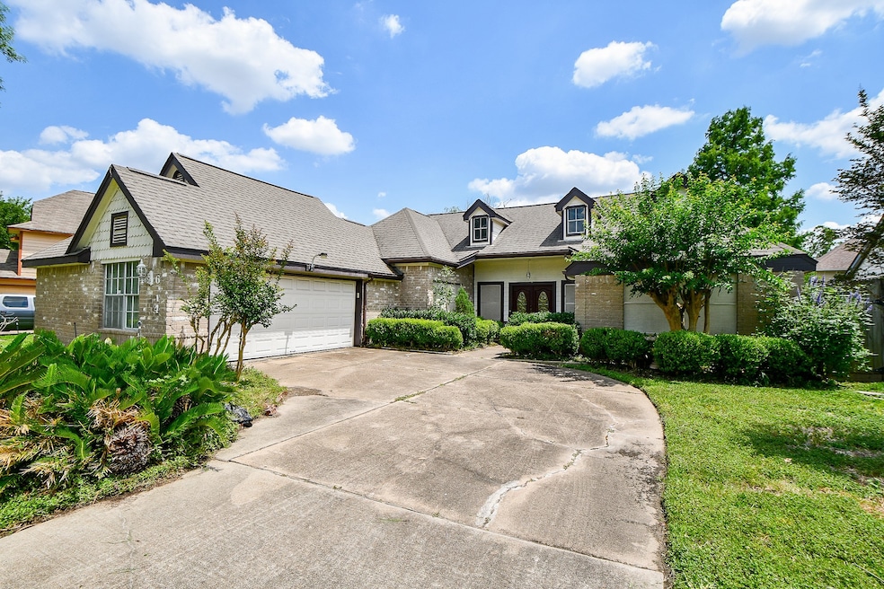 Welcome to 6314 Modesto Drive. This one story home
