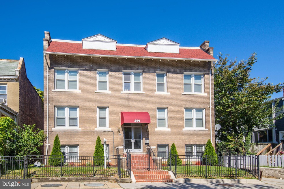 429 Kenyon St NW unit T-4, Washington, DC 20010 - photo 1