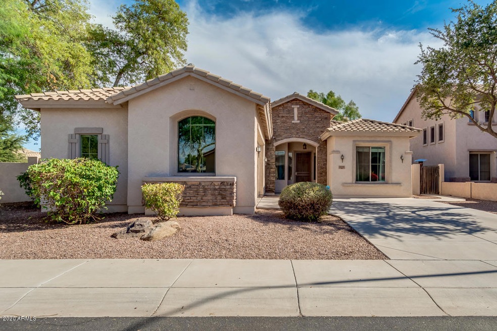 3115 E Cardinal Ct