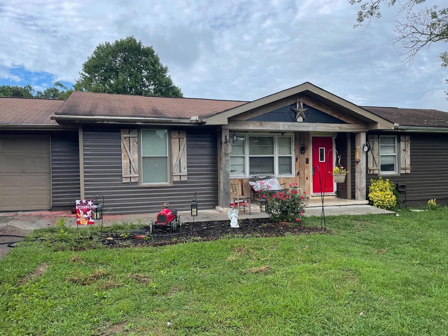 606 Regal Dr, Tunnel Hill, GA 30755 - photo 1