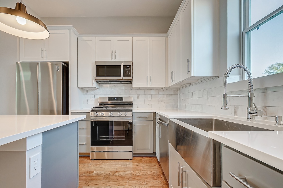 622 Janisch Rd unit D, Houston, TX 77018 - photo 1