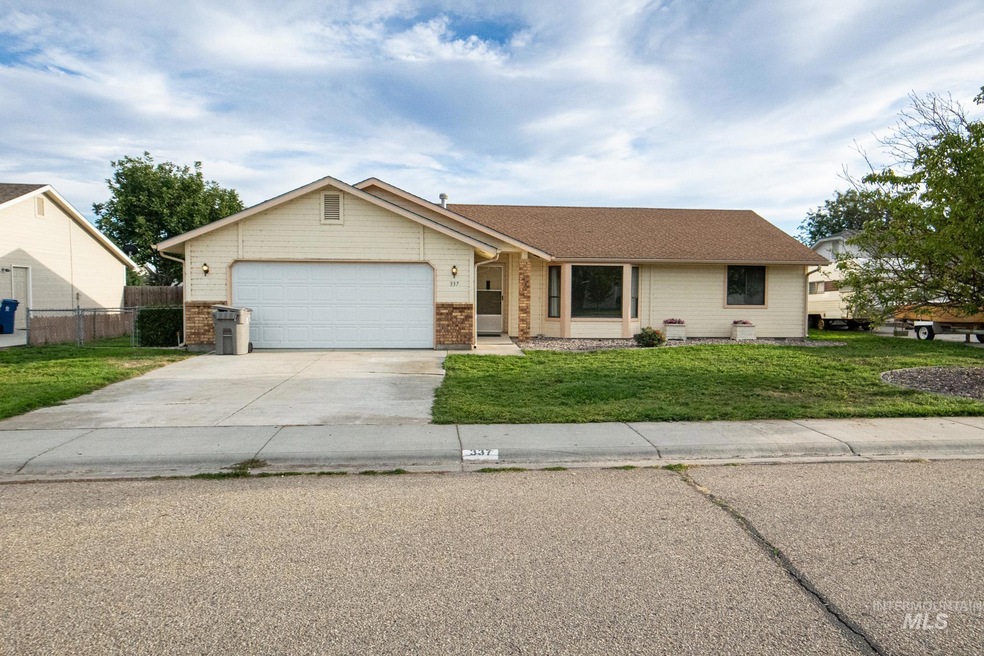 337 S Valley Dr, Nampa, ID 83686 - photo 1