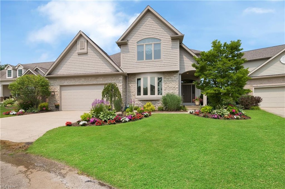 186 Brighton Dr unit 54, Aurora, OH 44202 - photo 1