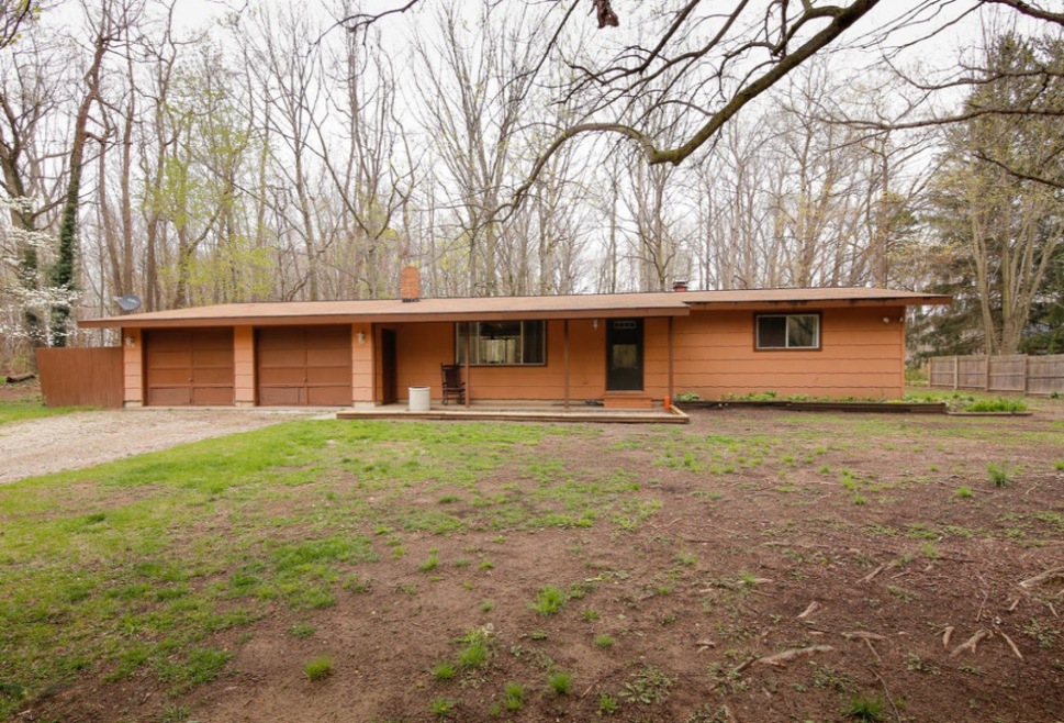6711 Pine Court-101