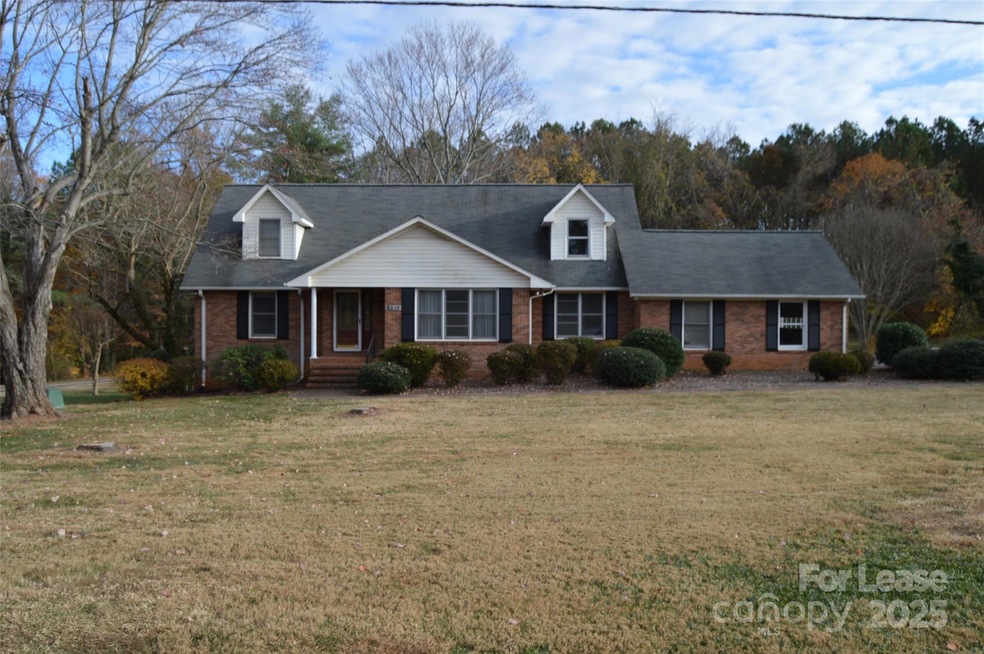 3216 Wentworth St, Statesville, NC 28625 - photo 1